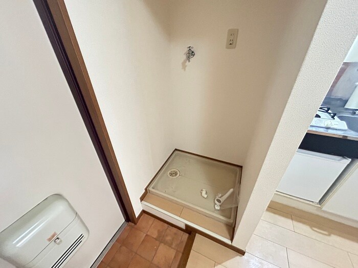 物件内観写真15　(洗濯機置場)