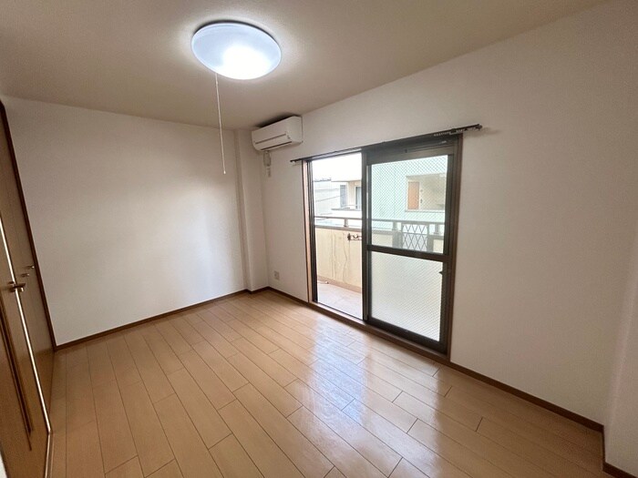 物件内観写真18　(居室)