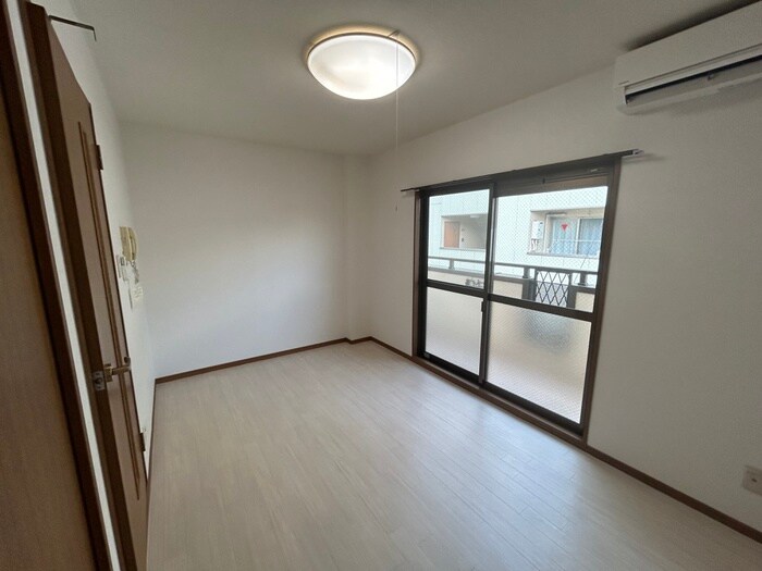 物件内観写真22　(居室)