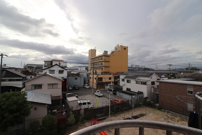 物件内観写真16　(室内からの展望)