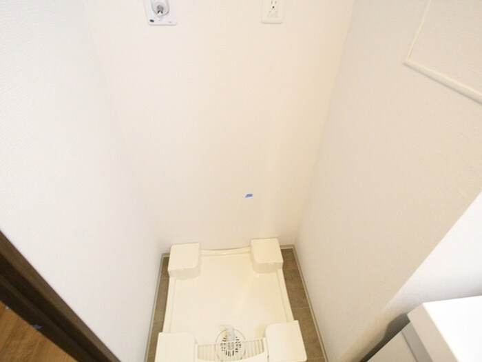 物件内観写真14　(洗濯機置場)