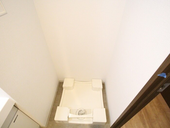 物件内観写真14　(洗濯機置場)