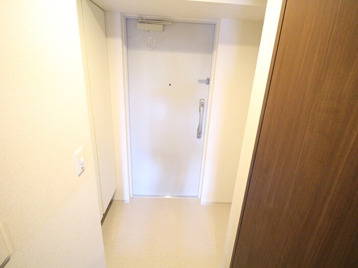 物件内観写真16　(玄関)