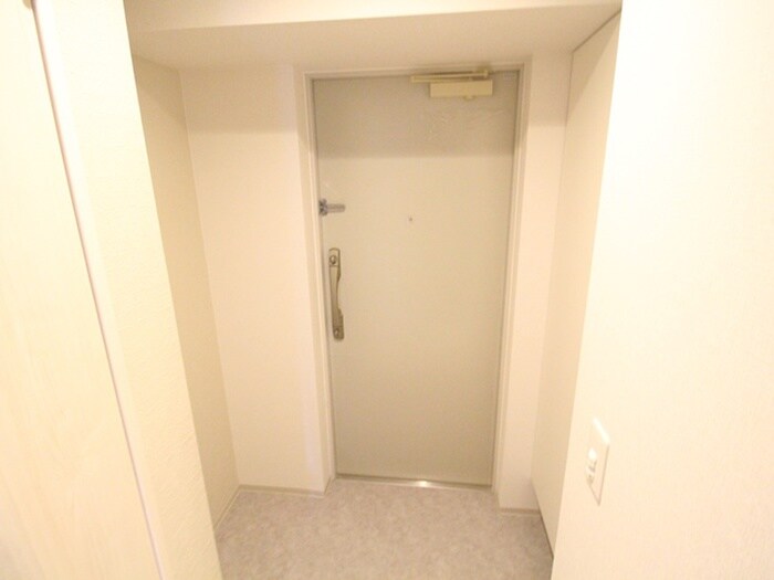 物件内観写真16　(玄関)