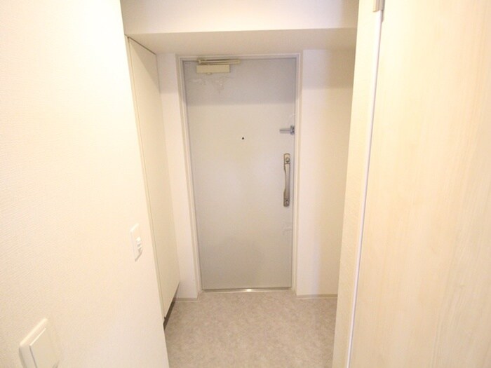 物件内観写真16　(玄関)