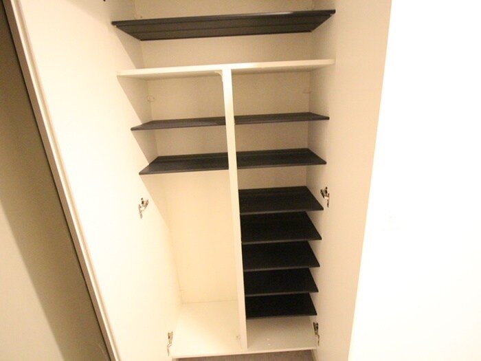 物件内観写真17　(靴箱)