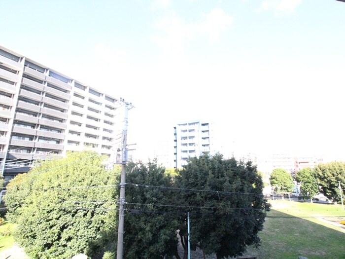 物件内観写真20　(室内からの展望)