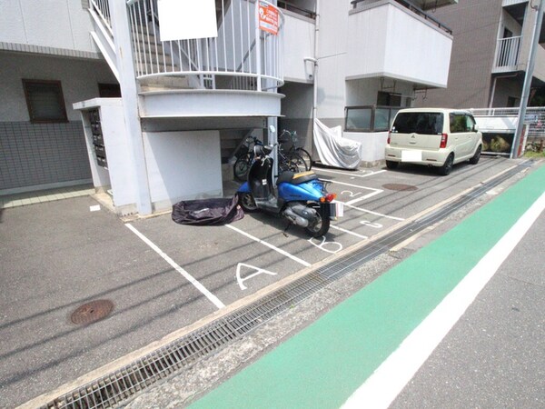 バイク置き場