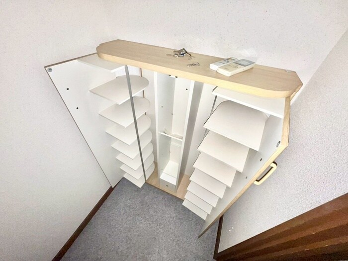 物件内観写真10　(靴箱)