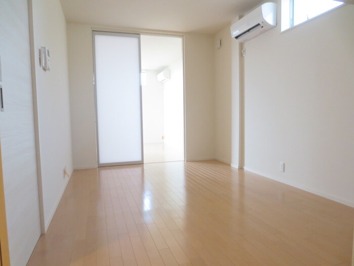 物件内観写真4　(居室)