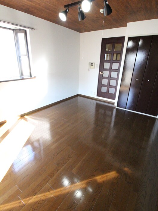 物件内観写真16　(室内からの展望)