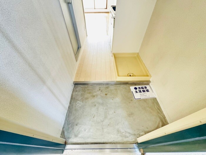物件内観写真14　(玄関)
