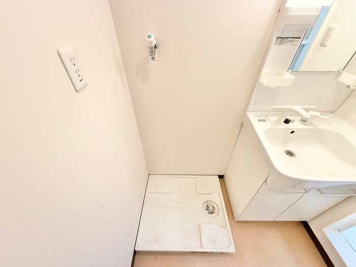 物件内観写真15　(洗濯機置場)