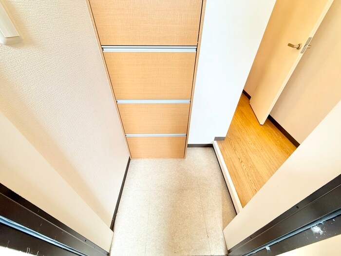 物件内観写真17　(玄関)