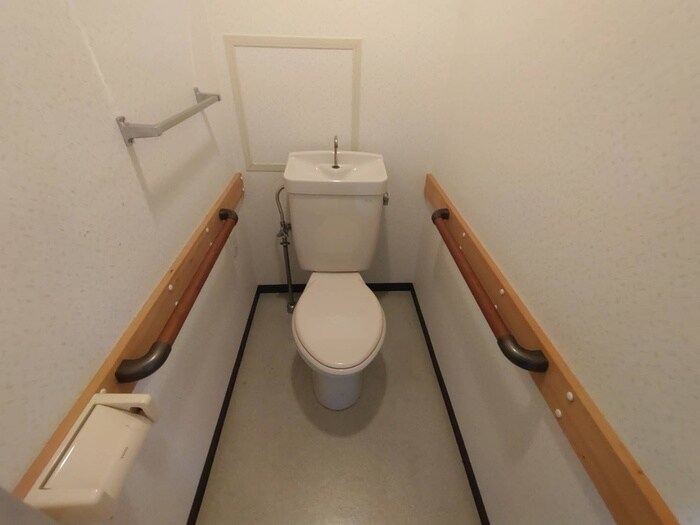 物件内観写真14　(トイレ)