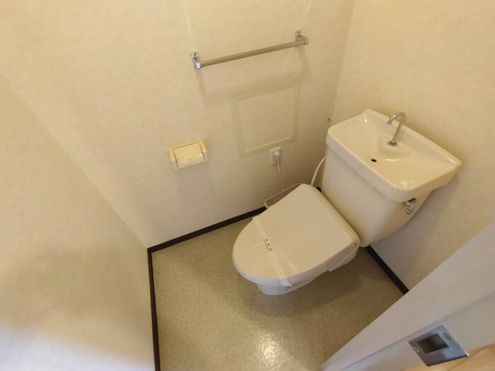 物件内観写真14　(トイレ)