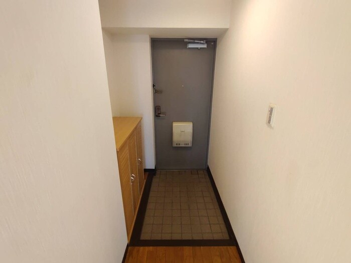 物件内観写真16　(玄関)