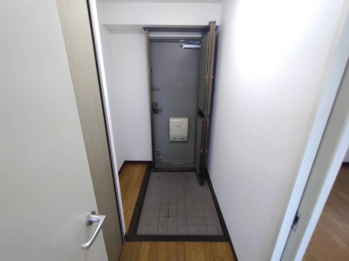 物件内観写真16　(玄関)