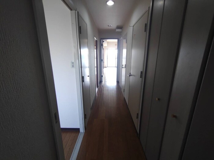 物件内観写真17　(廊下)
