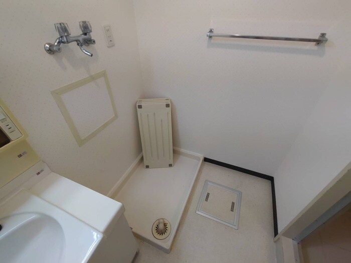 物件内観写真19　(洗濯機置場)