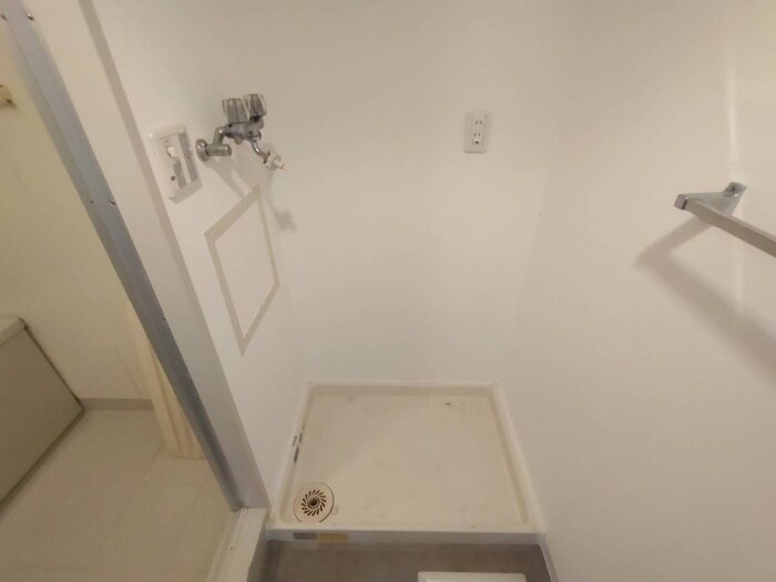 物件内観写真19　(洗濯機置場)
