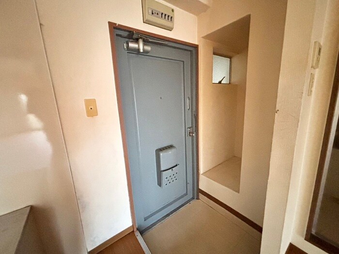 物件内観写真14　(玄関)