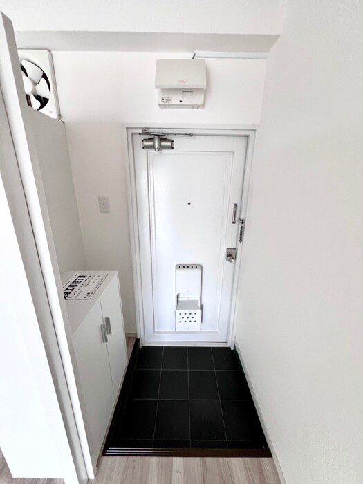 物件内観写真18　(玄関)