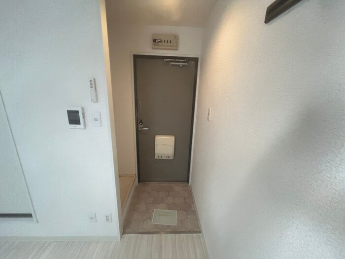 物件内観写真15　(玄関)