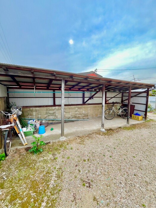 物件外観写真3　(駐輪場)