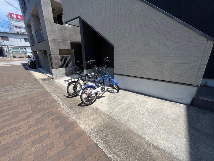 物件外観写真5　(駐輪場)