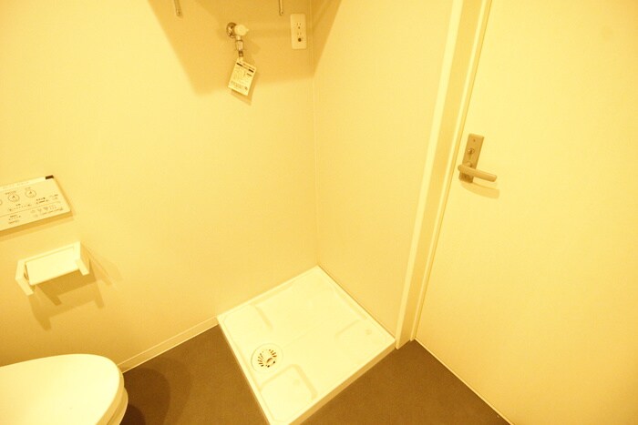 物件内観写真14　(洗濯機置場)