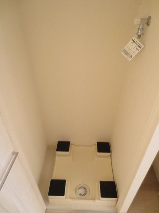 物件内観写真9　(洗濯機置場)