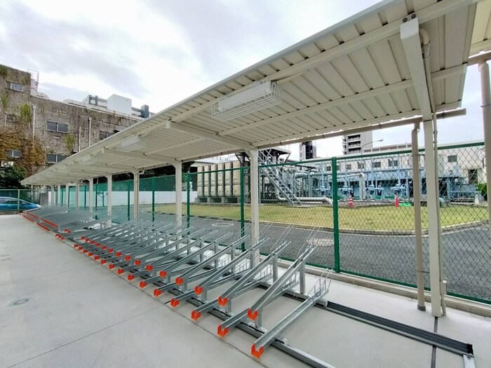 物件外観写真2　(駐輪場)