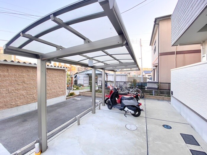 物件外観写真3　(駐輪場)