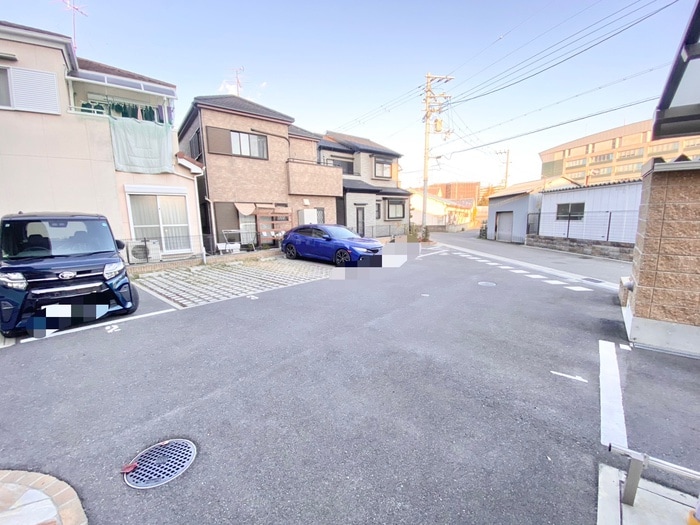 物件外観写真4　(駐車場)