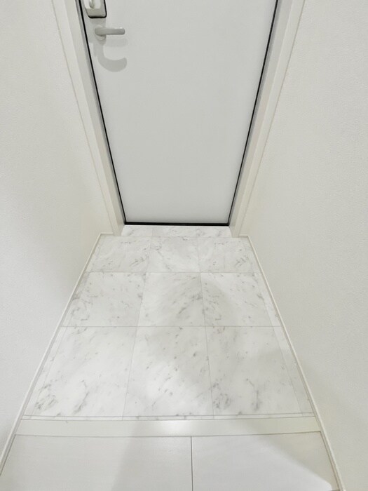 物件内観写真16　(玄関)