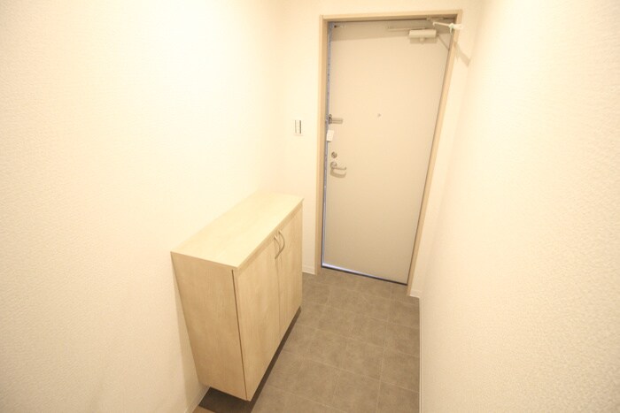 物件内観写真17　(玄関)