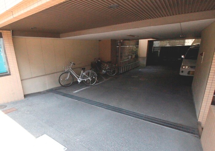 物件外観写真3　(駐輪場)