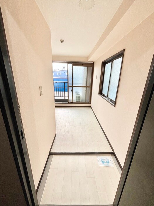 物件内観写真12　(廊下)