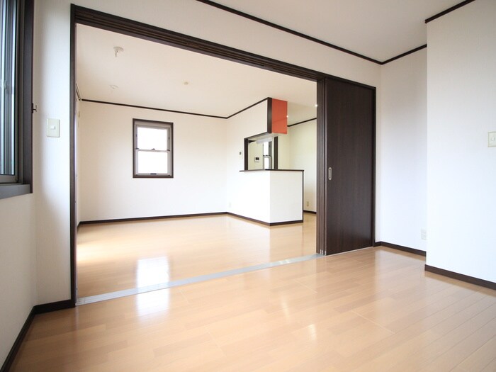 物件内観写真3　(居室)