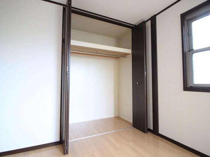 物件内観写真11　(収納)
