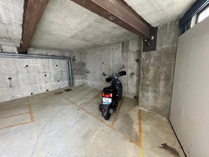 物件外観写真3　(駐輪場)