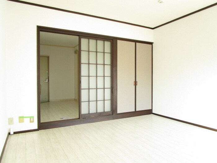 物件内観写真8　(居室)