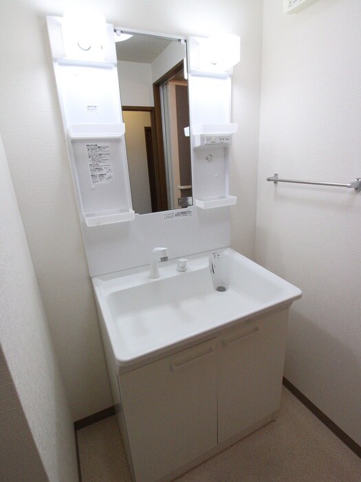 物件内観写真8　(洗面)