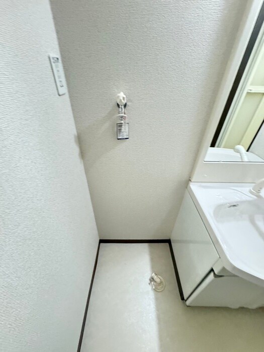 物件内観写真18　(洗濯機置場)