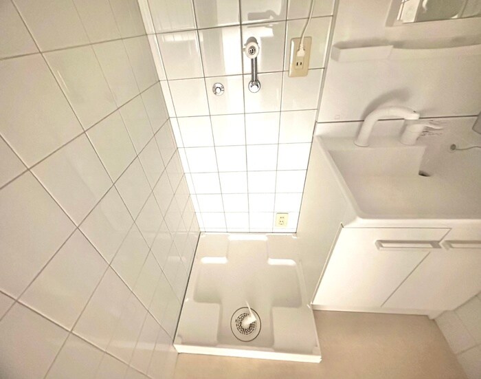 物件内観写真16　(洗濯機置場)