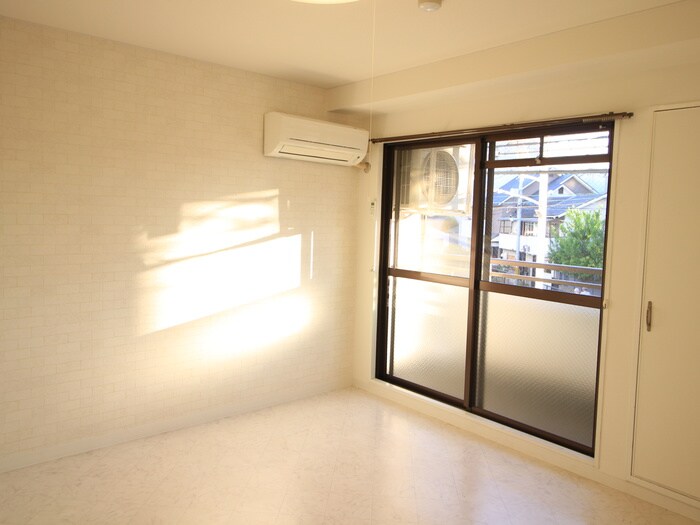 物件内観写真9　(居室)