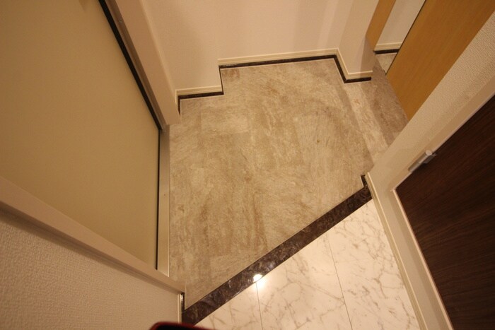 物件内観写真18　(玄関)