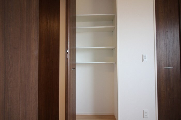 物件内観写真21　(収納)