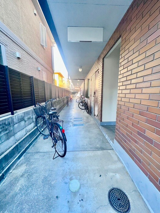 物件外観写真5　(エントランス部分)